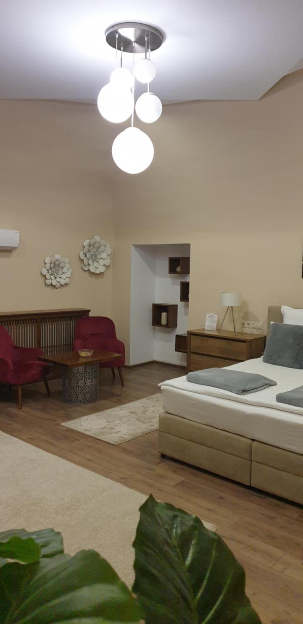Imperial Rooms - Ultracentral - Jacuzzi Cu Hidromasaj Oradea Eksteriør billede